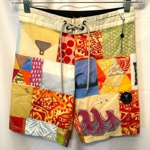 NWT VISSLA Thomas Campbell Men’s Board Shorts Quiltage Colorful Design Size 27